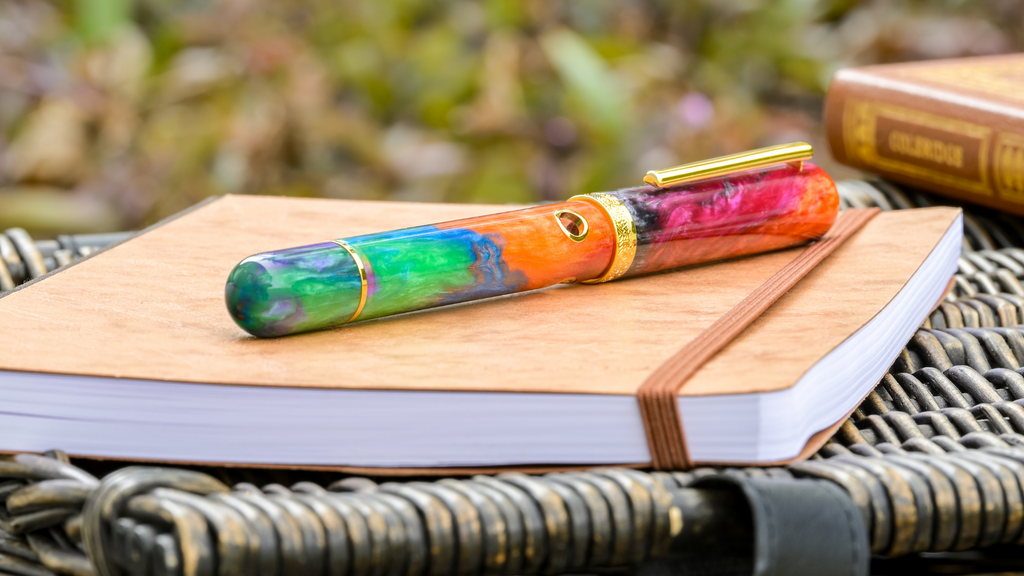 The Queen and The Rebel: EndlessPens Celebrates Writers, Part I - Nahvalur Nautilus Macaw Fountain Pen