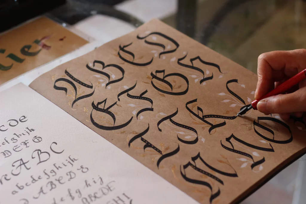 How to write calligraphy -- core skills