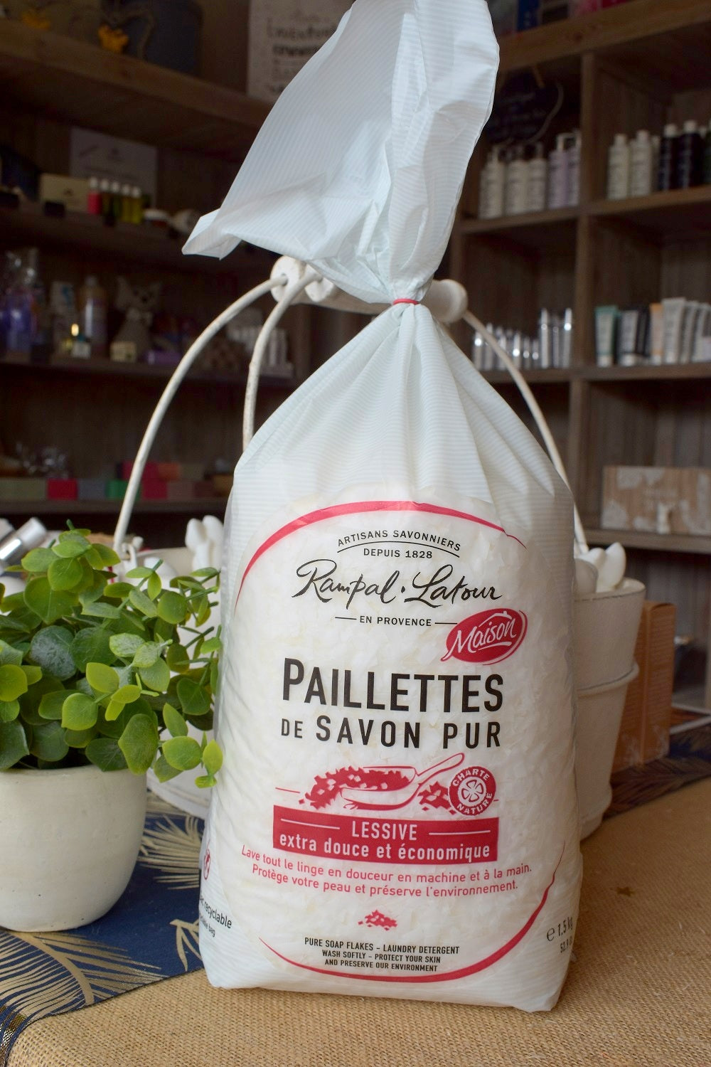 Paillettes De Savon Pur Pour La Lessive 1 5kg Rampal Latour La Savonnerie De L Ilot