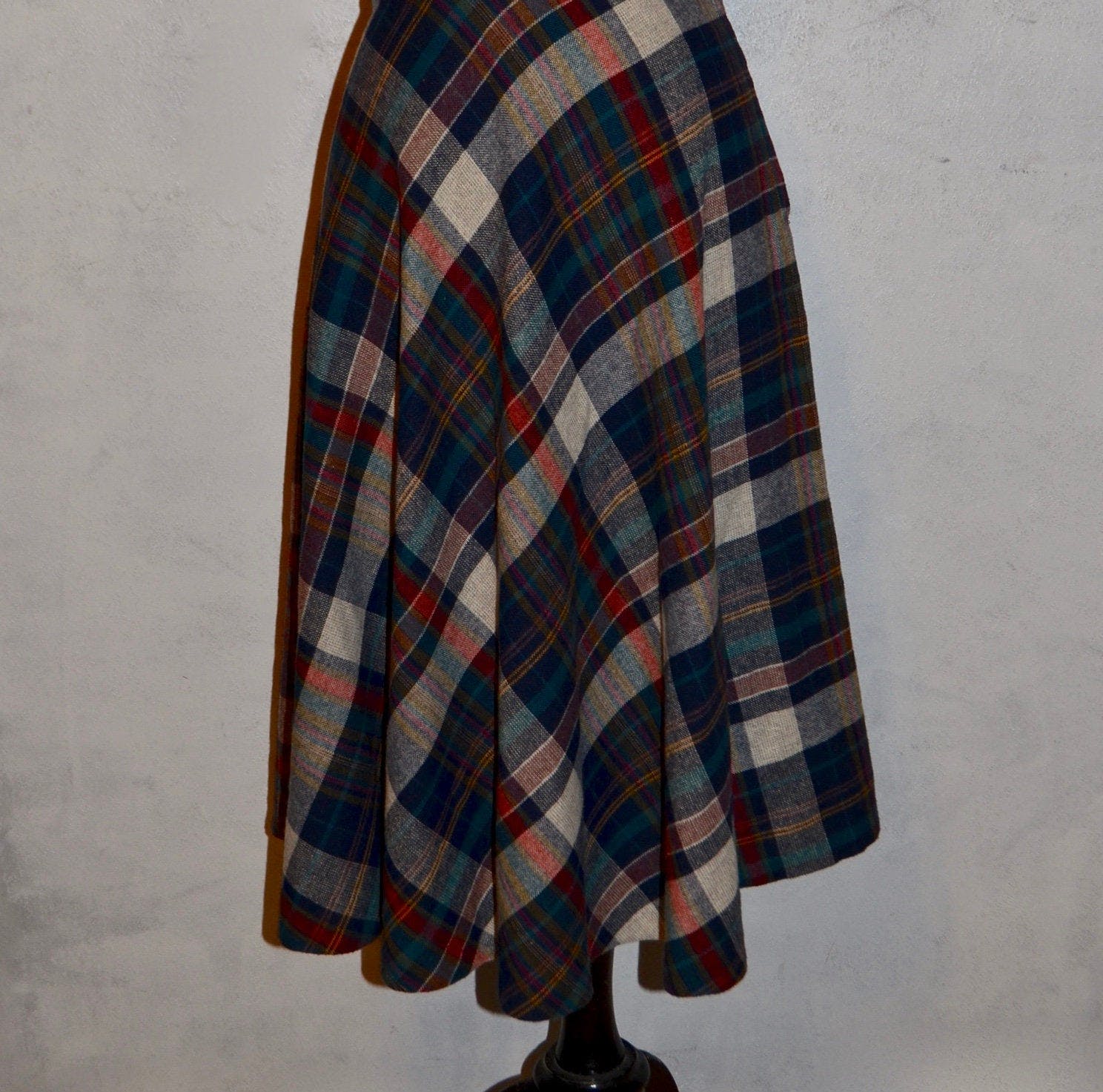Vintage 70’s Bias Cut Plaid Circle Skirt by Bobbie Brooks | Shop THRILLING