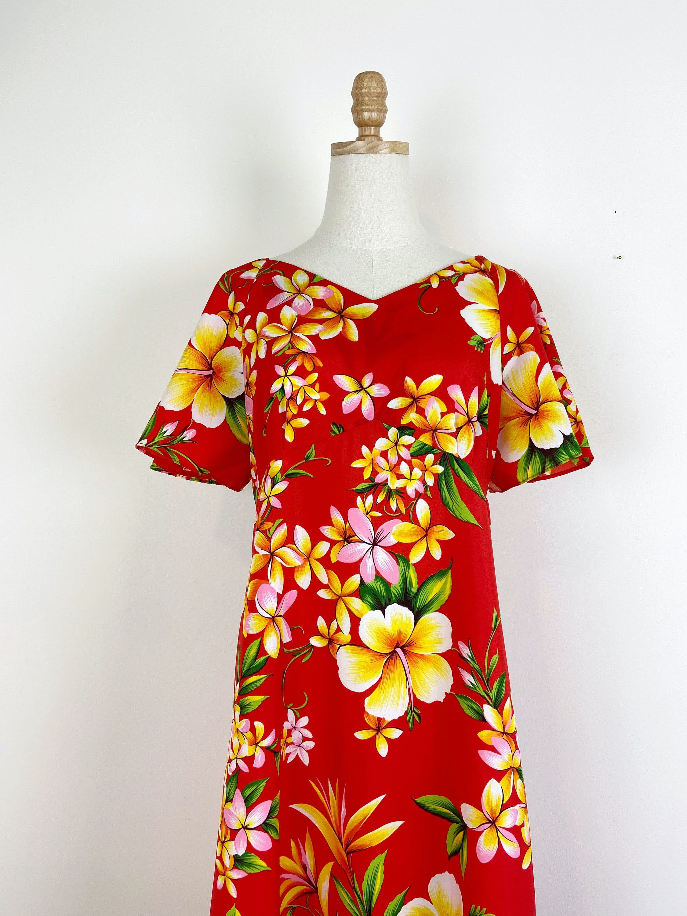 Vintage 60's Red and Yellow Hawaiian Floral Maxi Dress by Hukilau ...