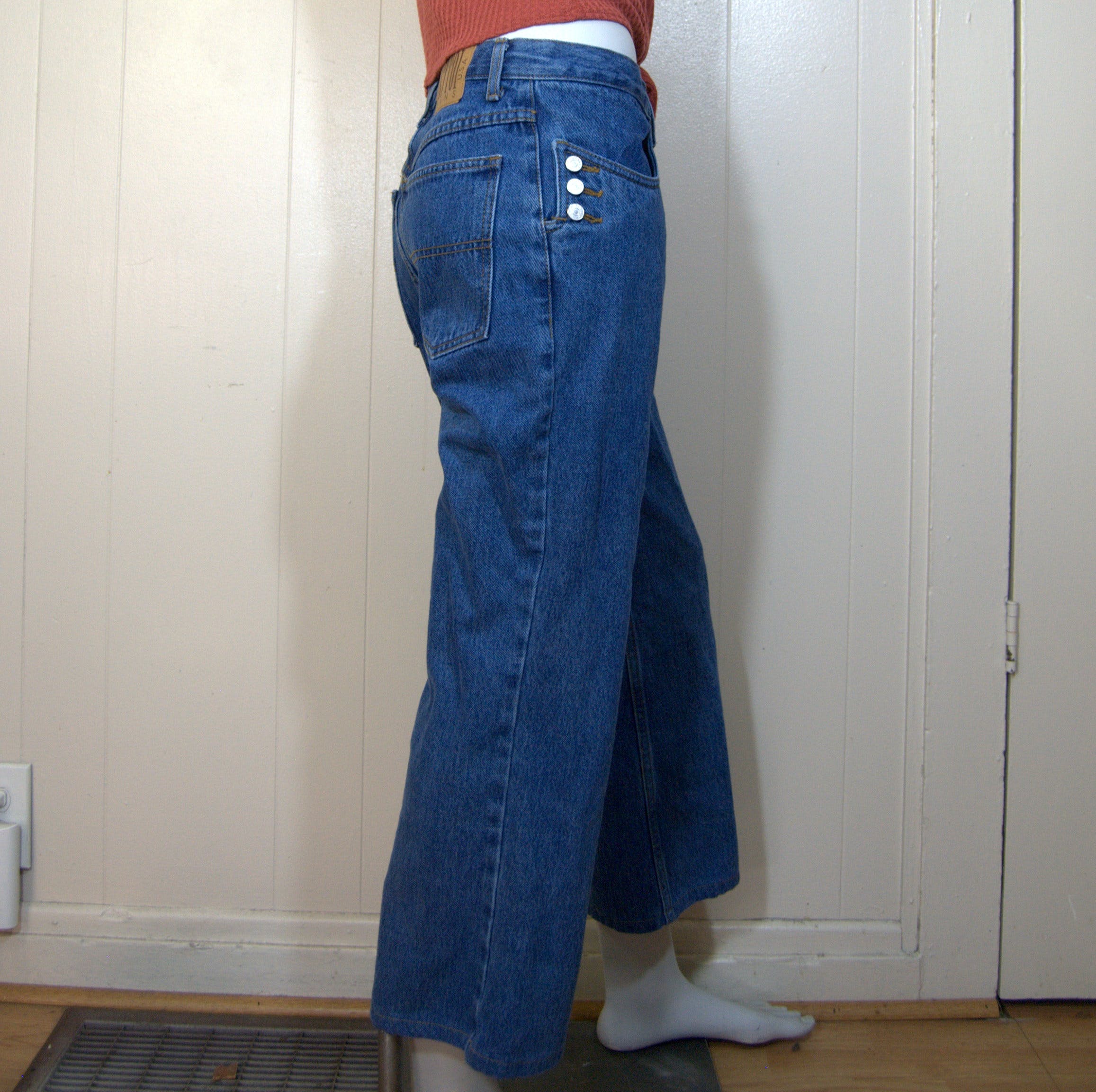 Vintage 90's Cropped Flare Jeans by Cést Toi - Free Shipping - Thrilling