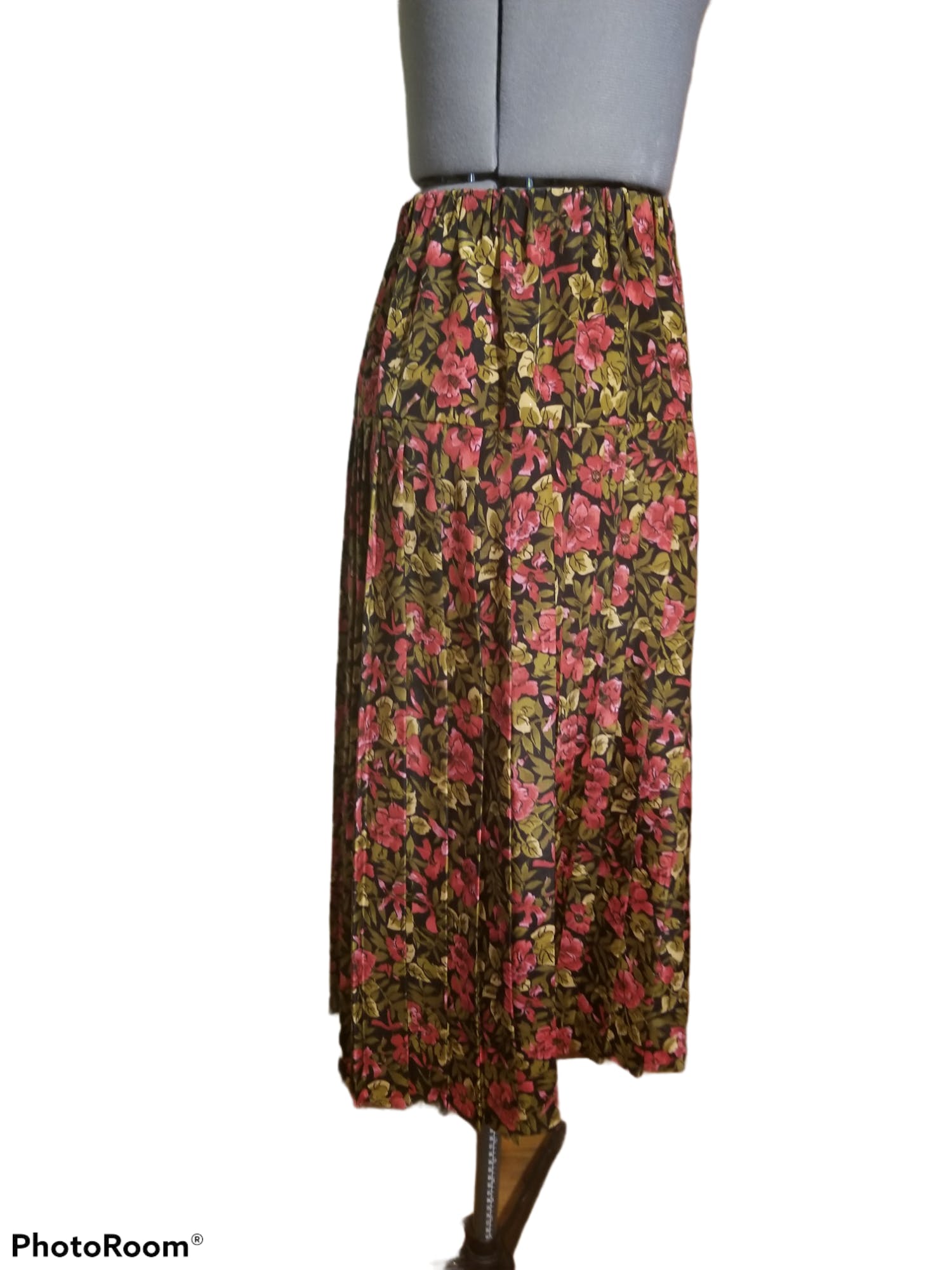 Vintage Mid Length Black and Floral Pleated Skirt | Shop THRILLING