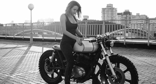 Comment rester féminine à moto ? - Les Bikeuses