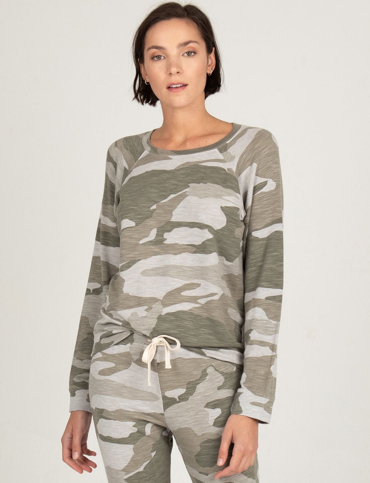 Oversized Camo Vintage Raglan – late bird