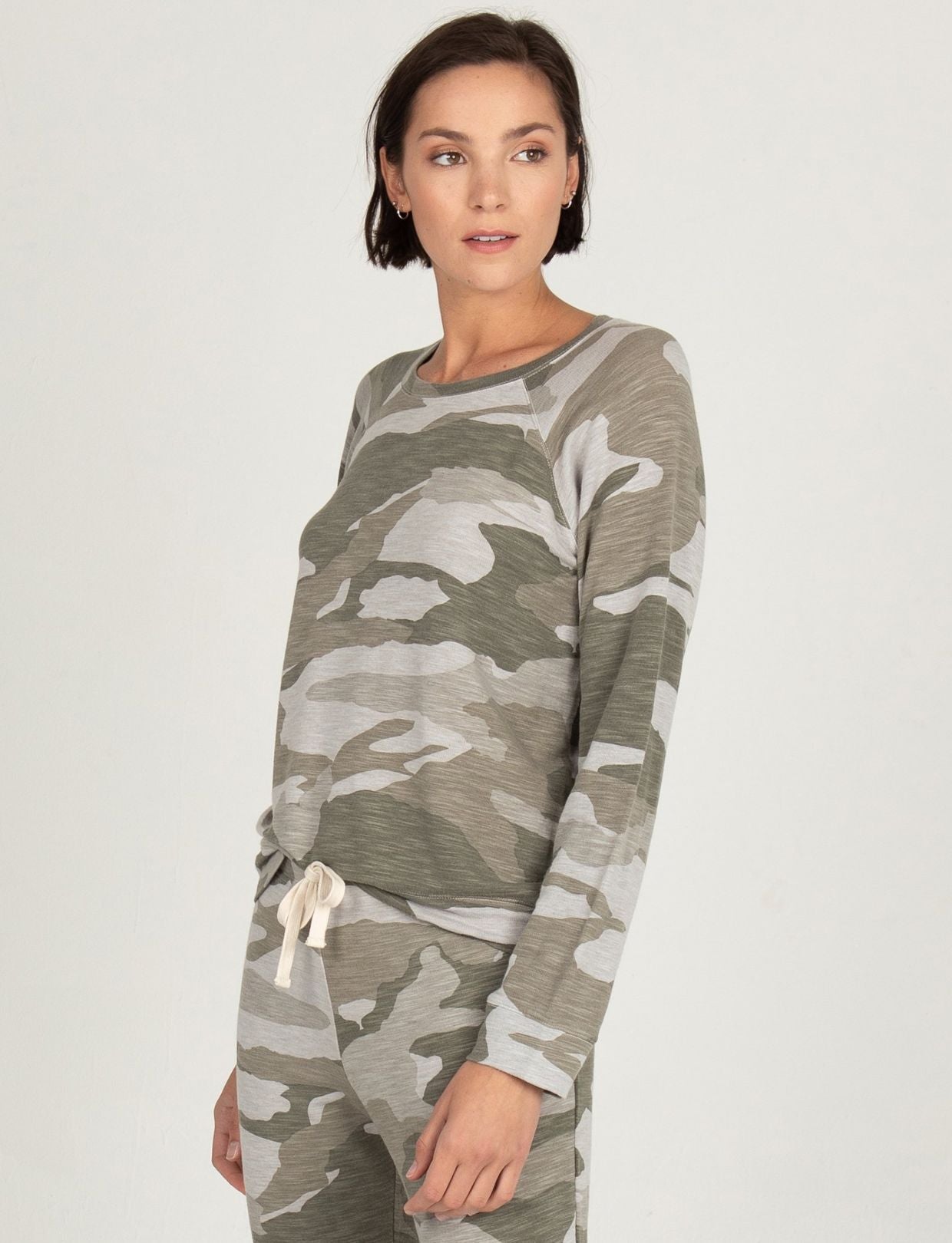 Oversized Camo Vintage Raglan – late bird