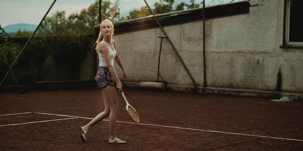 Couple qui fait une partie de Tennis