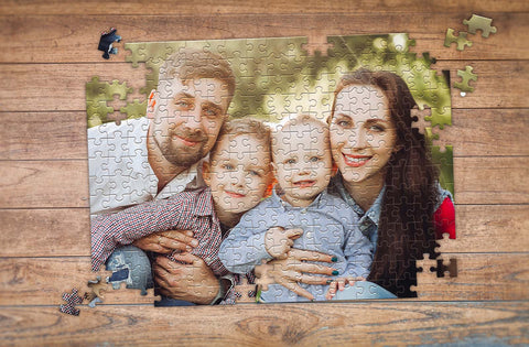 Family with two young kids portrait | Custom Photo Puzzles | MakeYourPuzzles