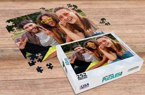 Custom jigsaw puzzle of friends | MakeYourPuzzles