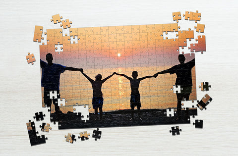 Family on the beach custom puzzle - MakeYourPuzzles