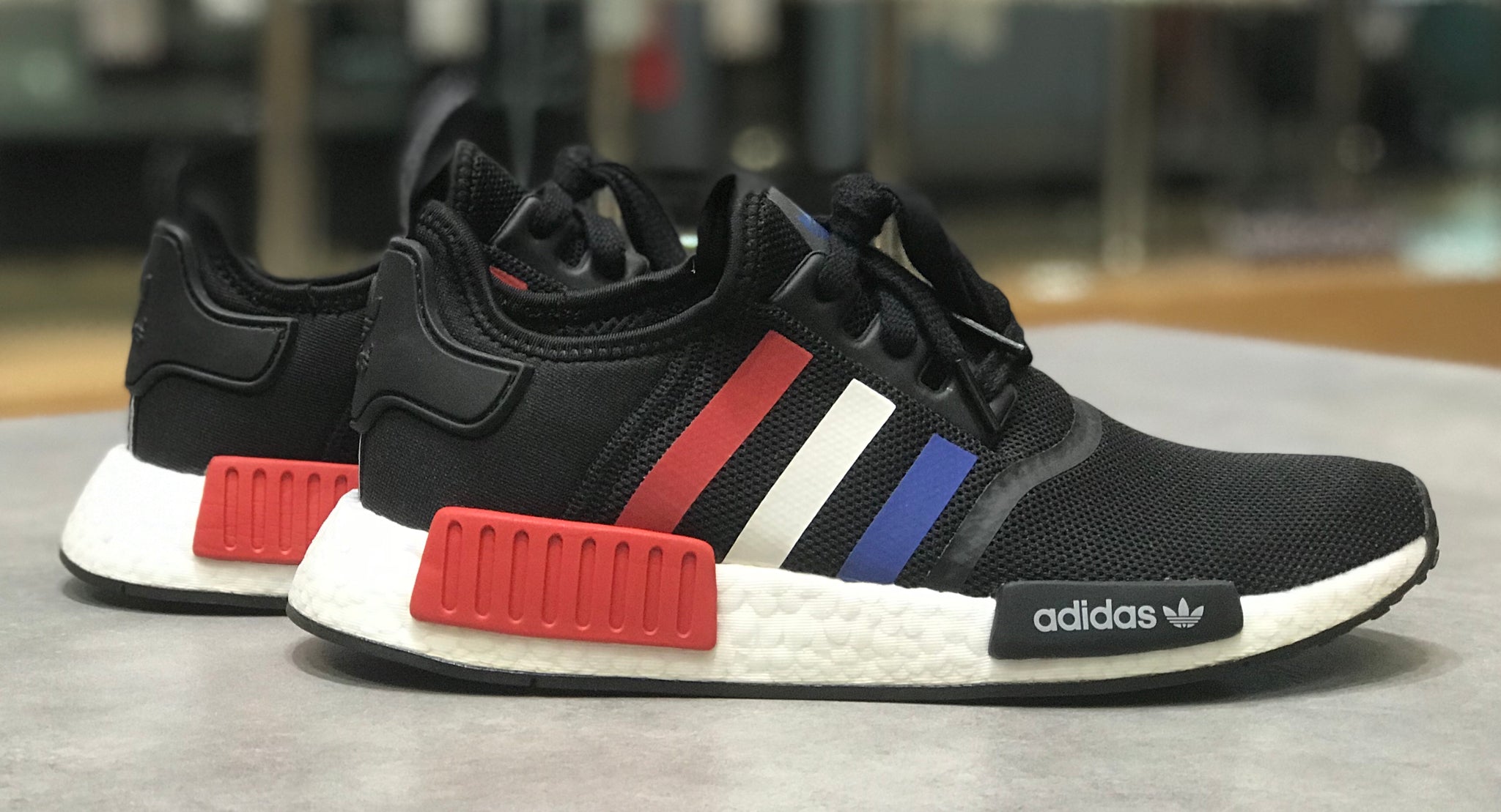 nmd r1 color