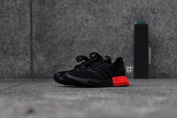 Adidas NMD R1 Core Black / Core Black / Solar Red (EE5107) – Prime
