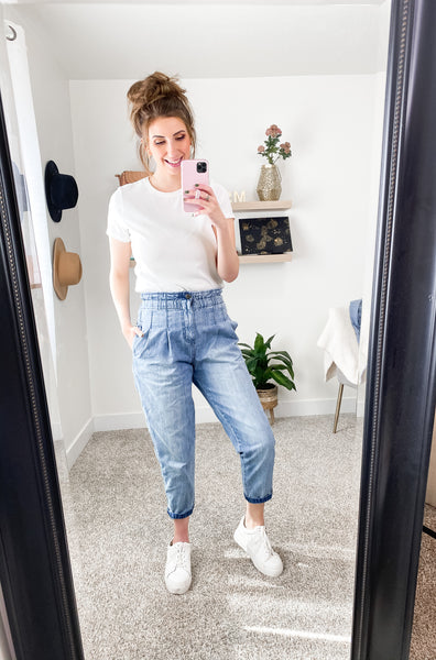 10 Ways to Wear Mom Jeans – My Sister's Closet