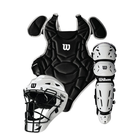 Used Wilson YOUTH CATCHERS HELMET MD Catcher's Equipment Catcher's Equipment