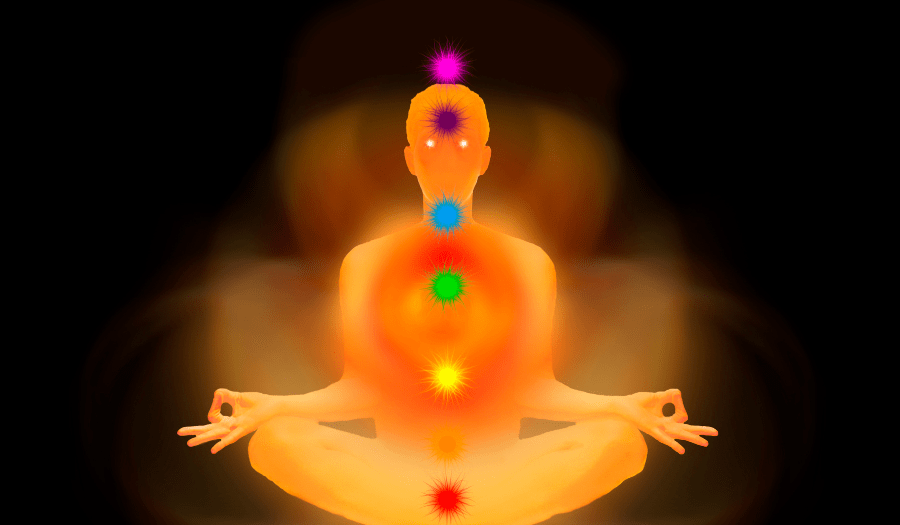 persona meditando equilibrando chakras