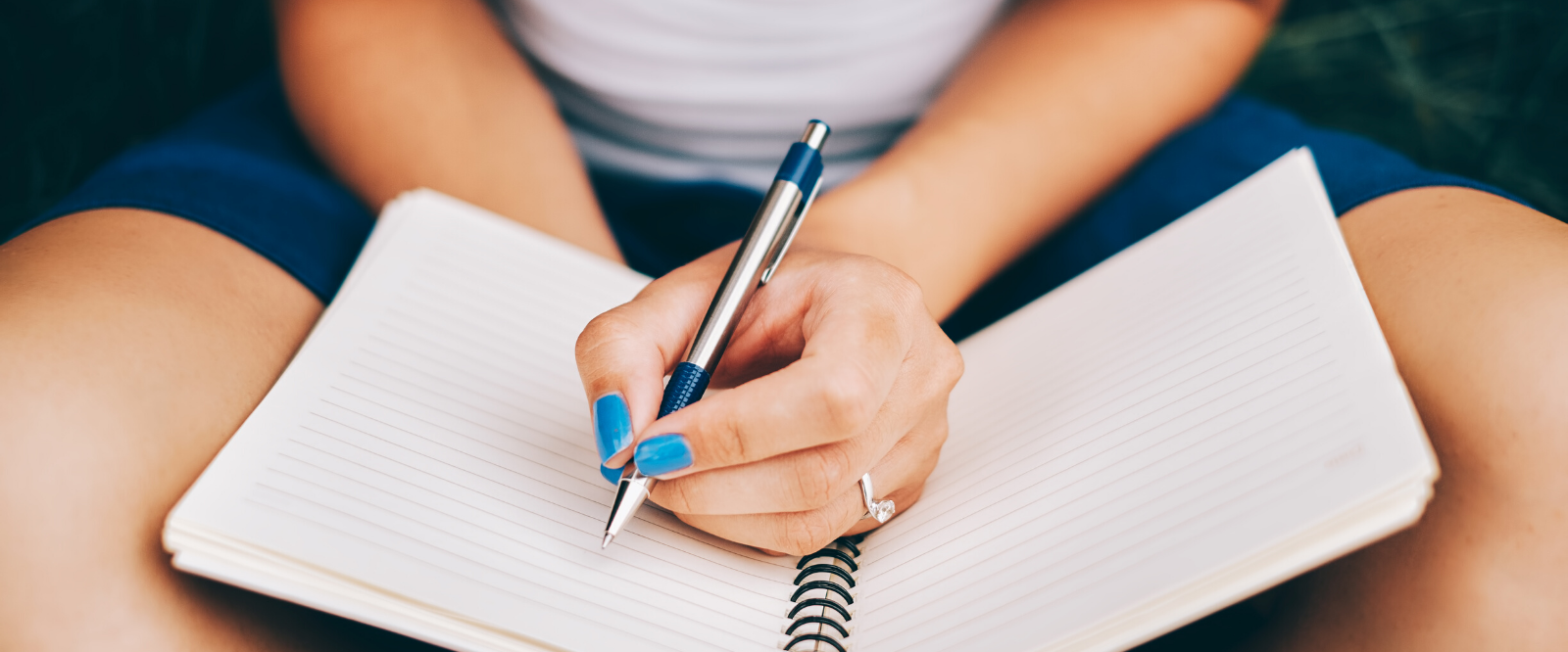 Escribir en un diario sobre objetivos holísticos