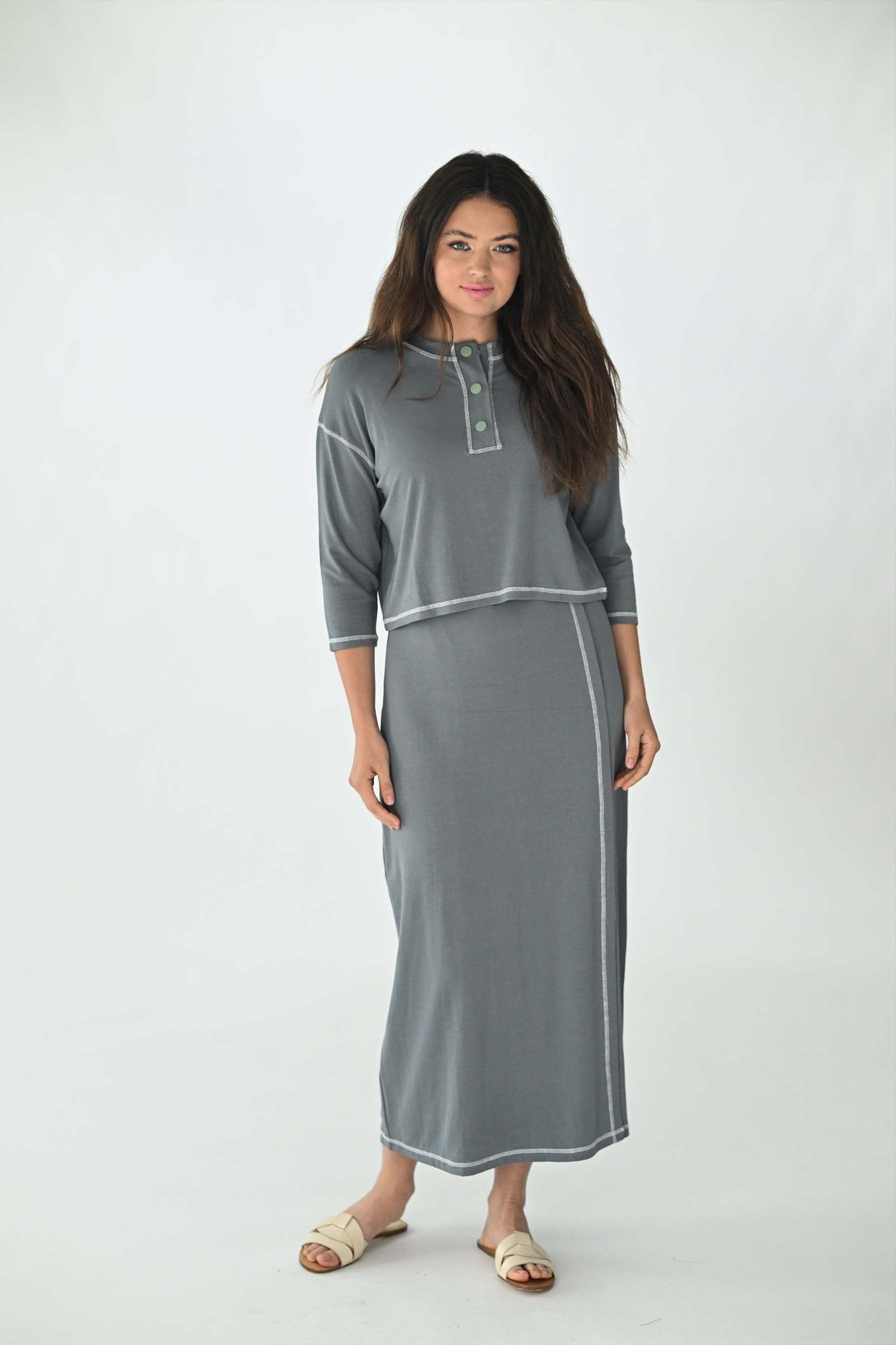 Monn Contrast Stitch Snap Tee