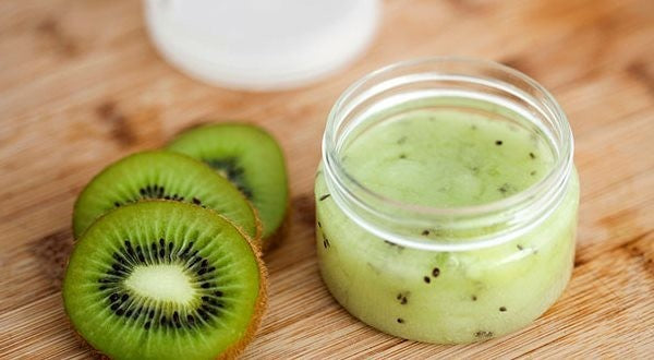 Maschera Viso Astringente Pelle Grassa: Kiwi e Yogurt