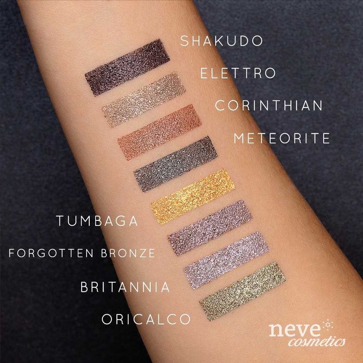 swatches Neve Cosmetics - Ombretto in cialda