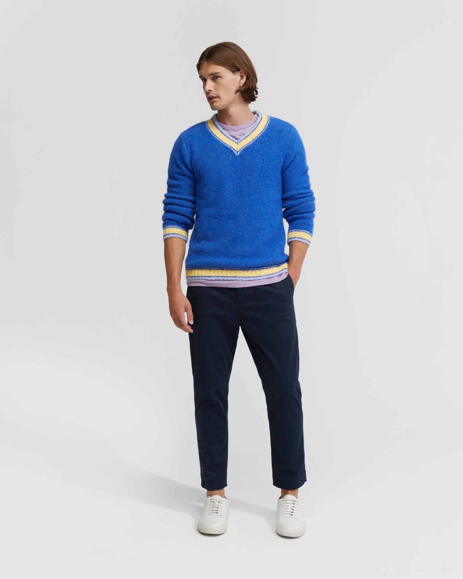 LEO V-NECK KNIT