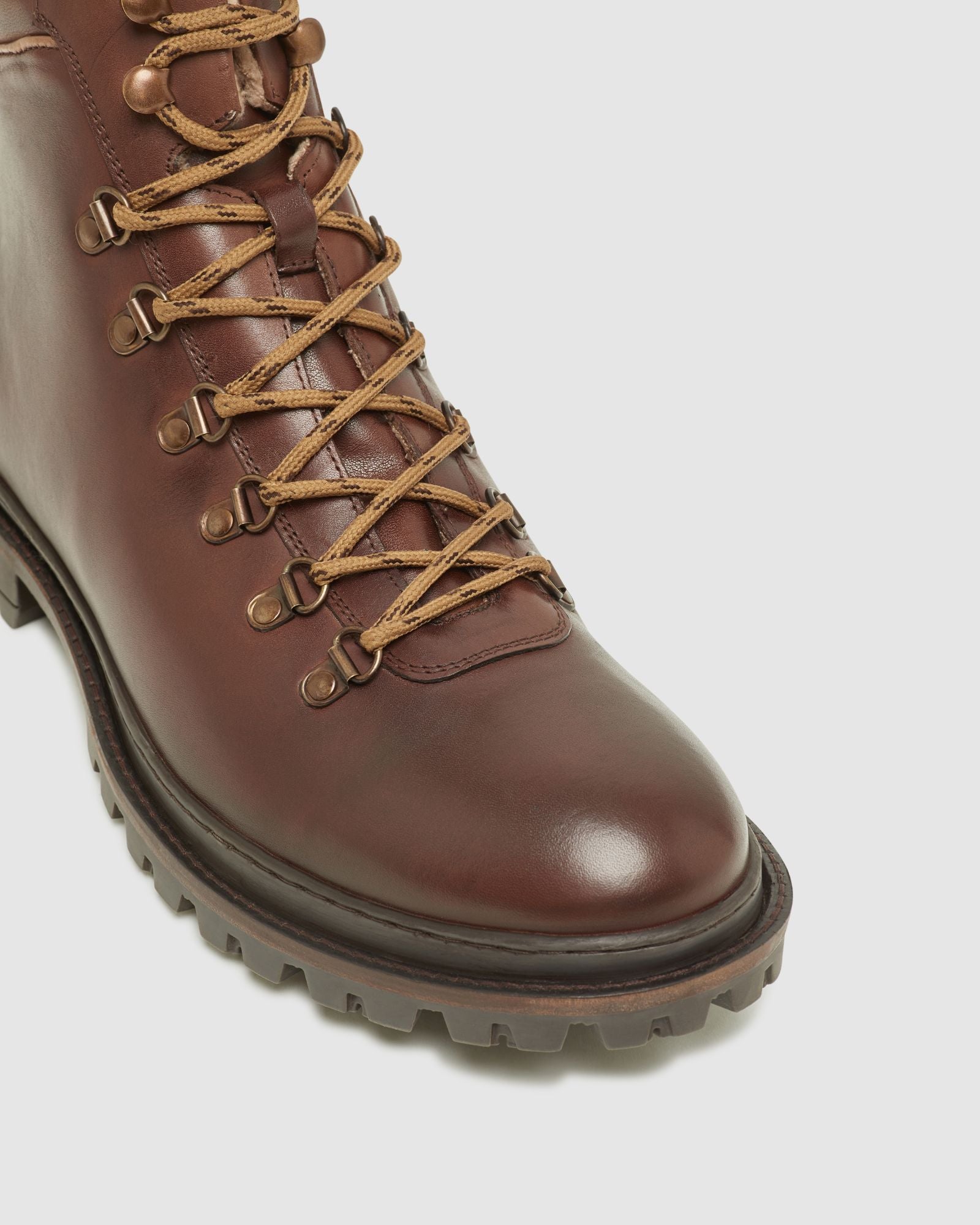 DURON MOUNTAINEER LACE UP BOOTS