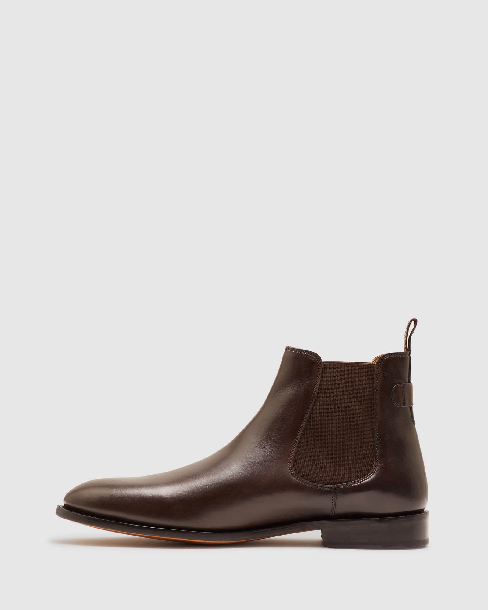 GAUGE GOODYEAR WELTED CHELSEA BOOTS