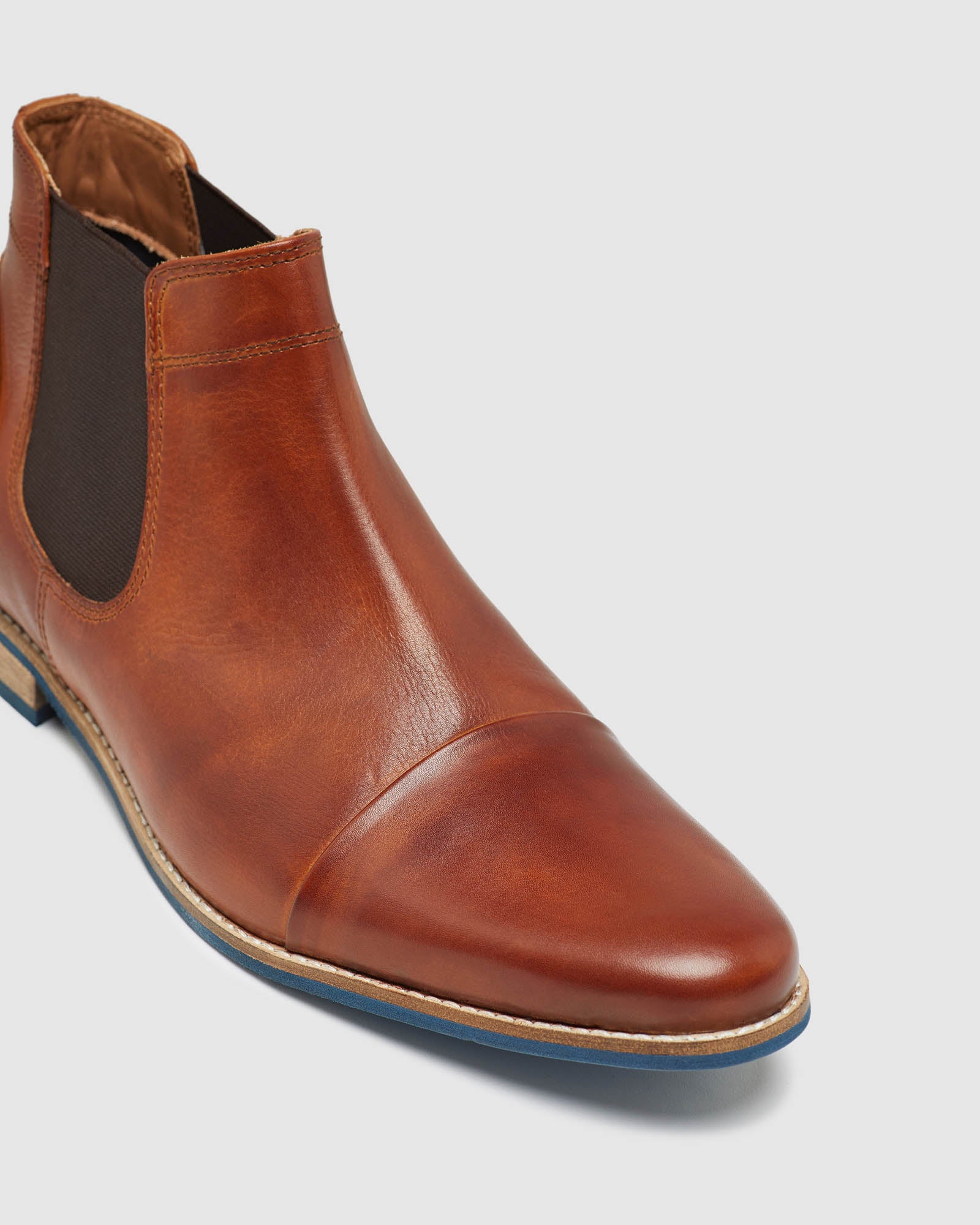 JACE LEATHER SHORT CHELSEA BOOTS