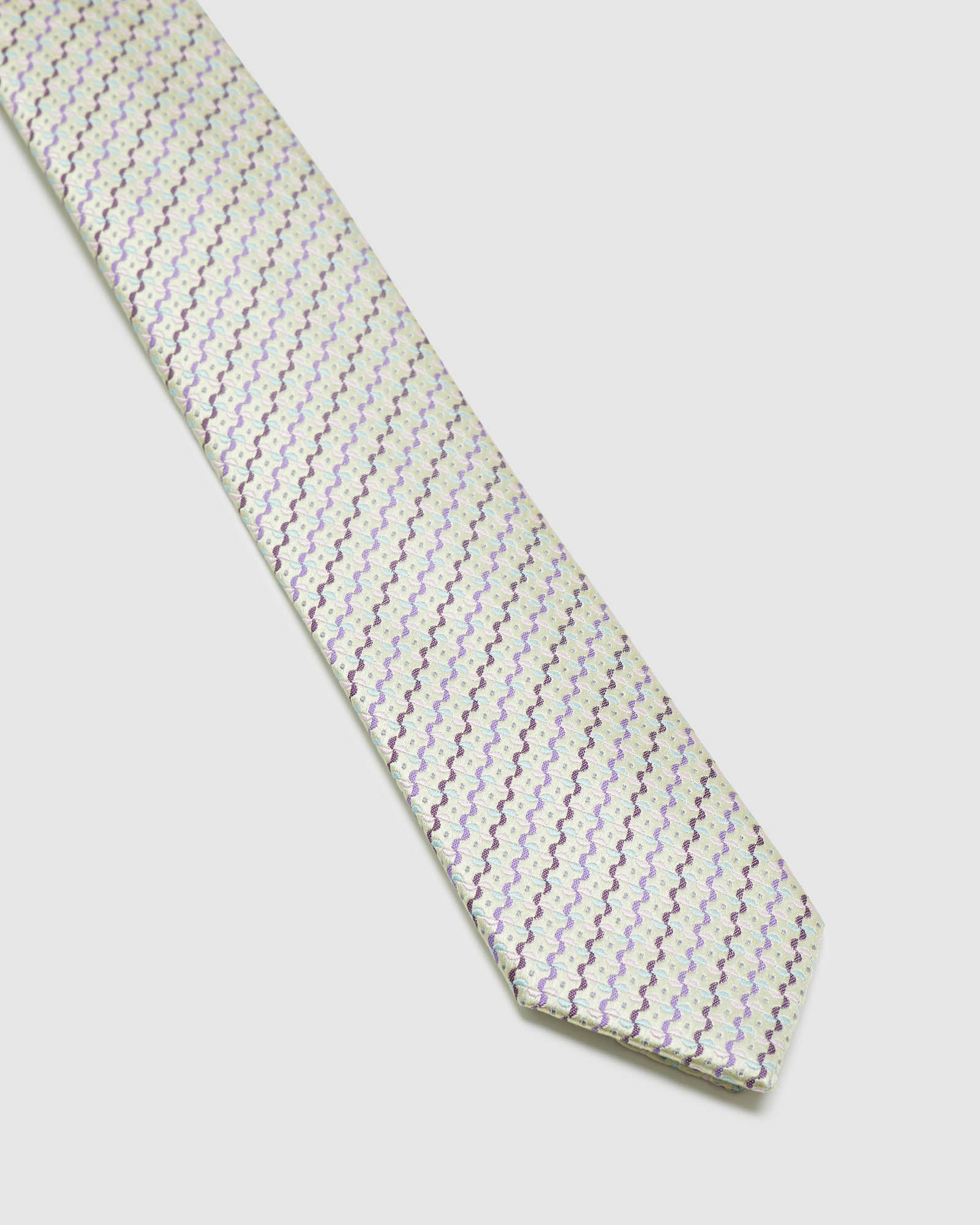 PARTY FAVOUR SILK TIE