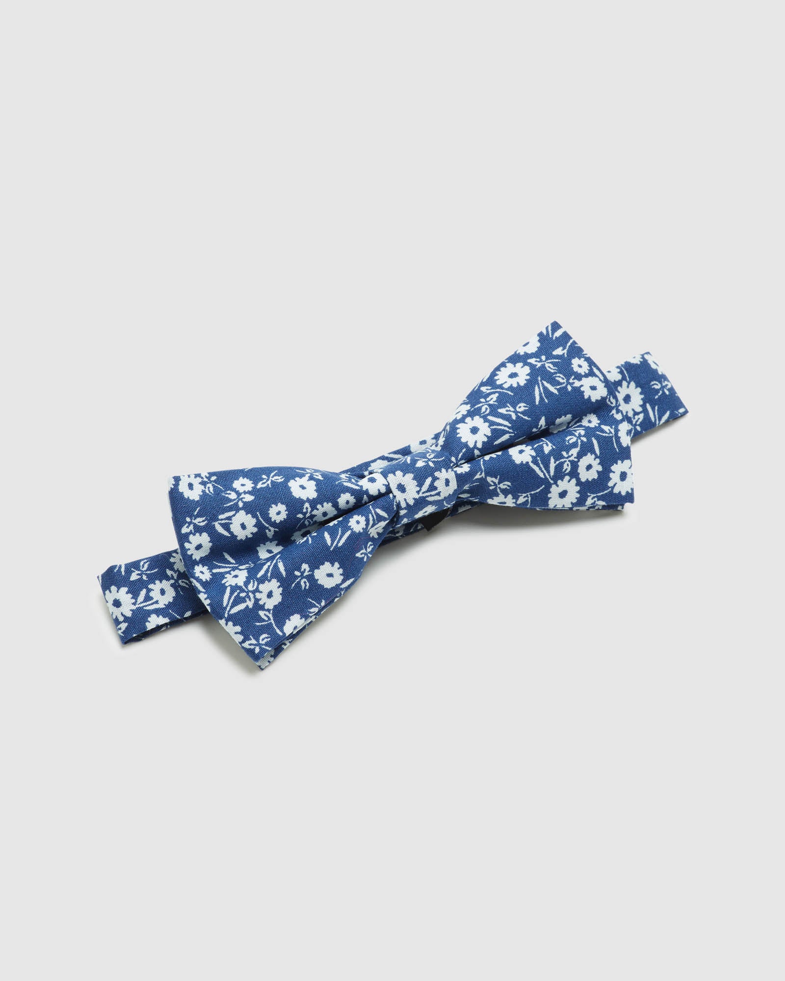 FLORAL COTTON BOW TIE