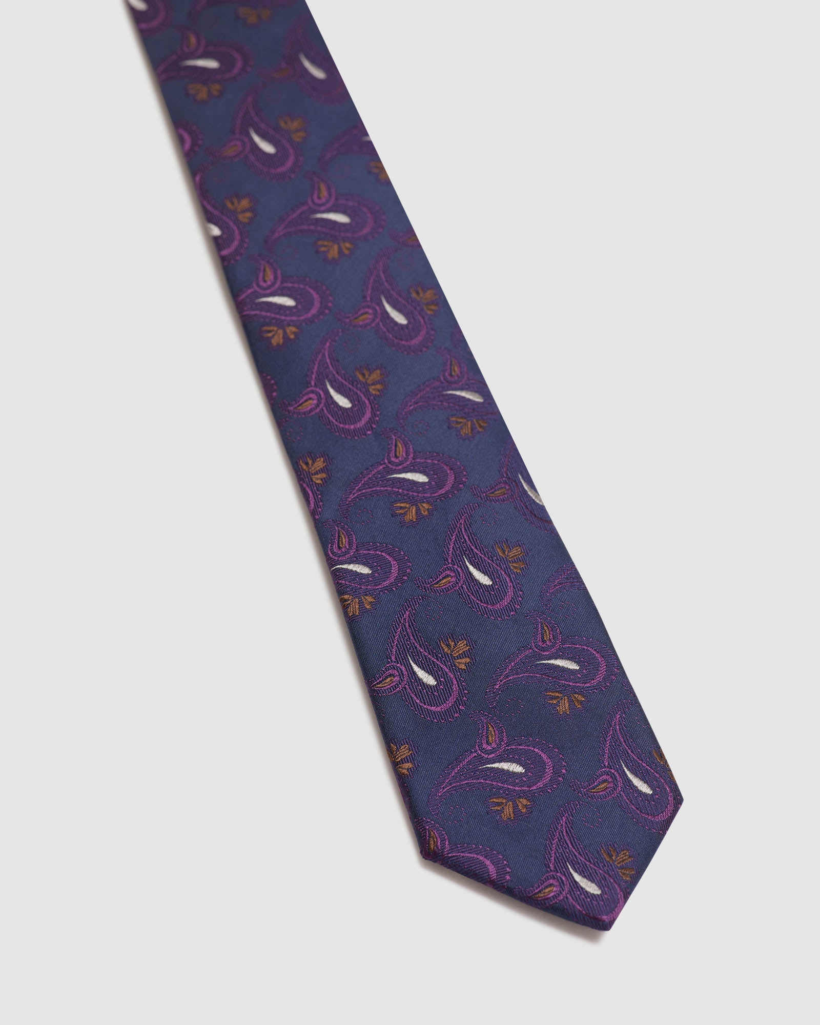 LARGE PAISLEY DESIGN TIE