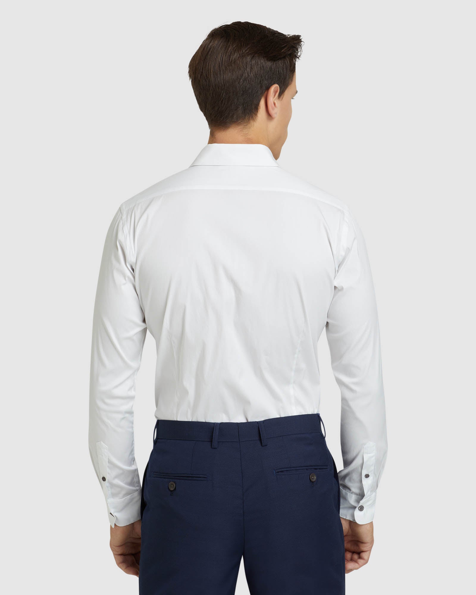 STRETCH TRAVEL SHIRT WITH CHARCOAL BUTTON