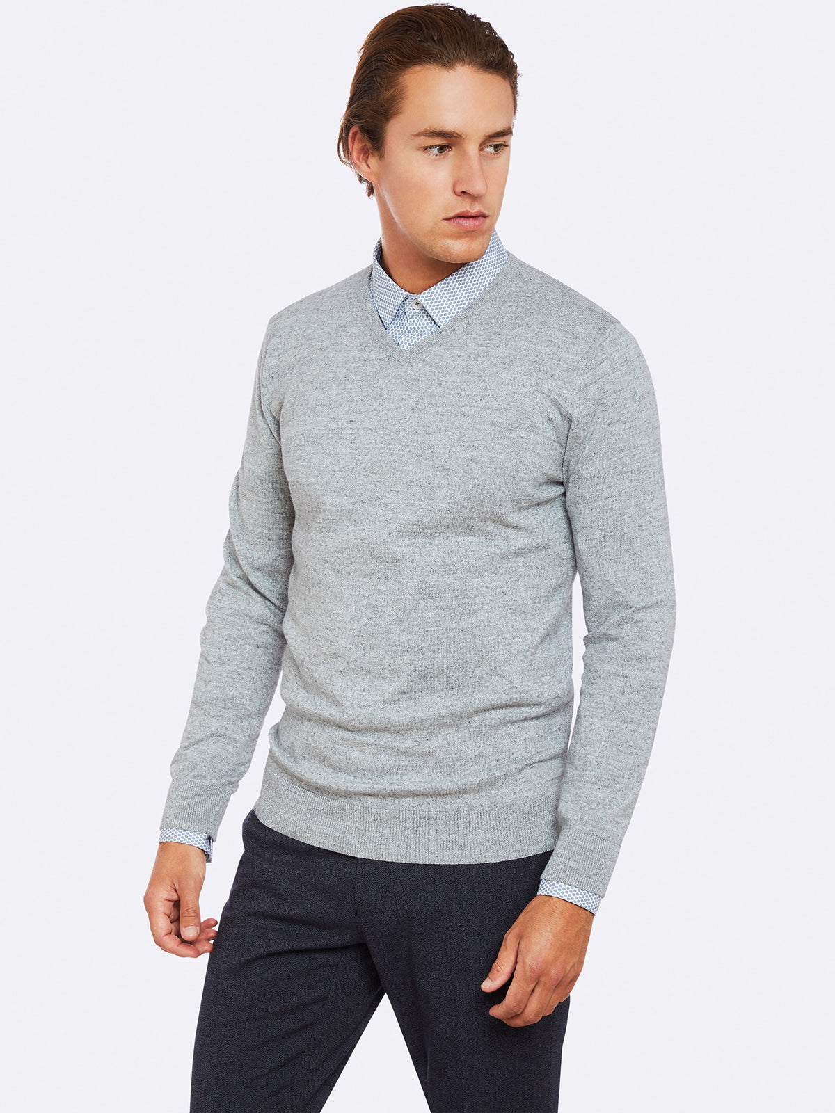 BASIC COTTON V-NECK PULLOVER