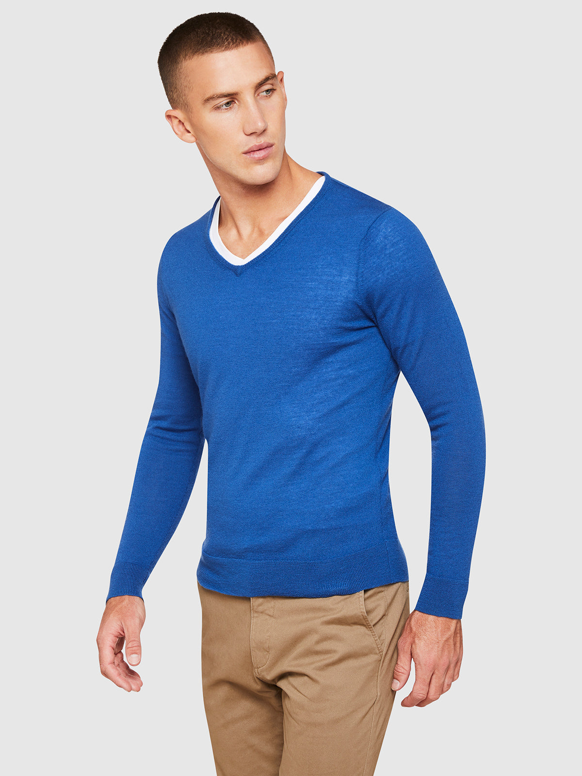 MERINO WOOL V-NECK KNIT