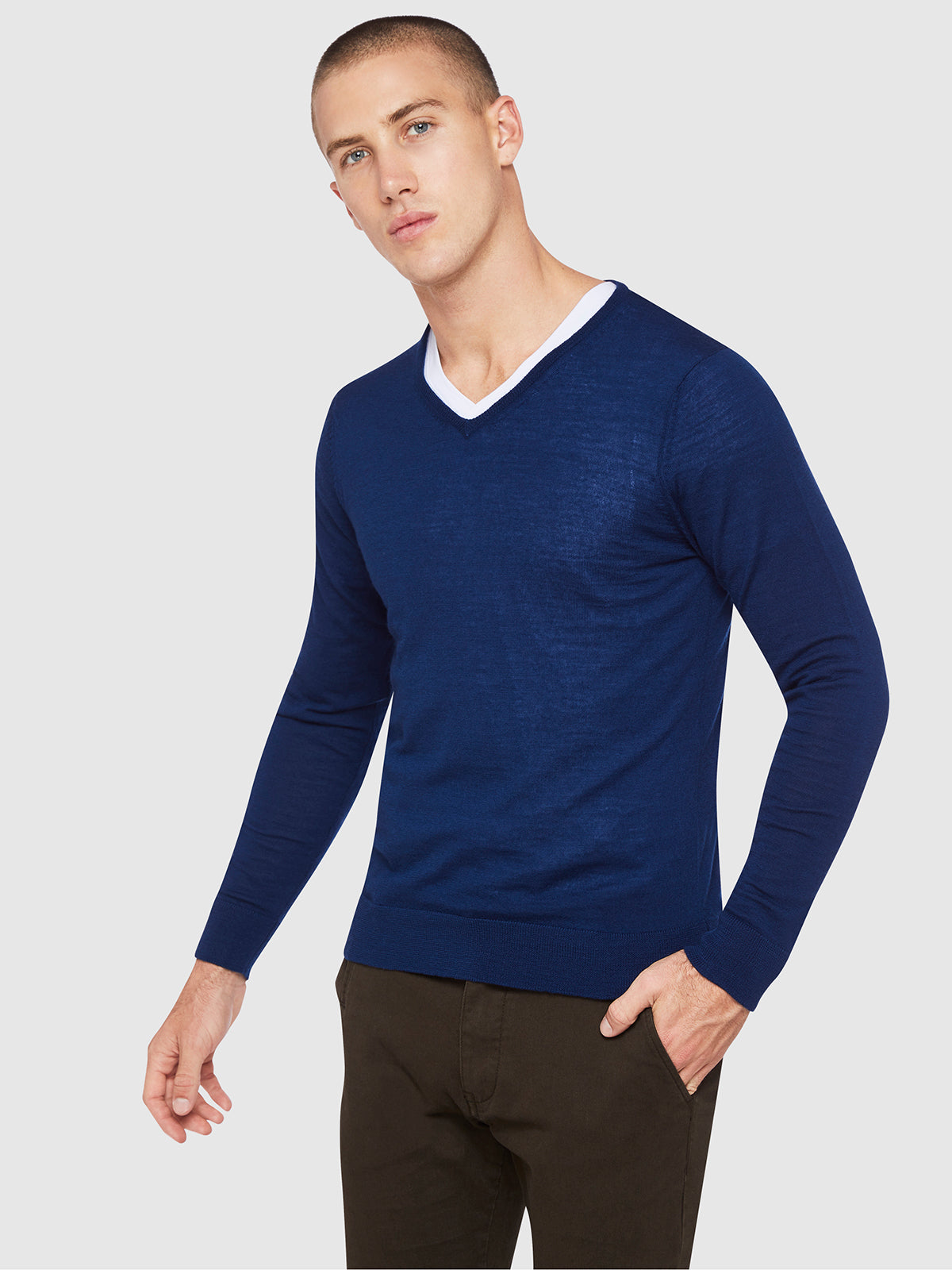 MERINO WOOL V-NECK KNIT