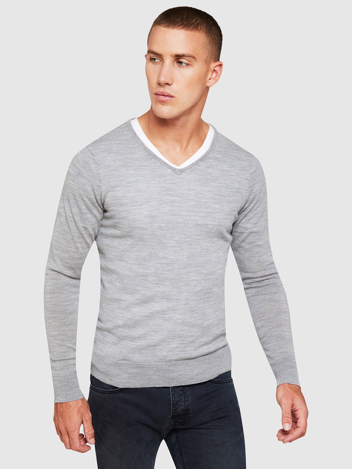 MERINO WOOL V-NECK KNIT