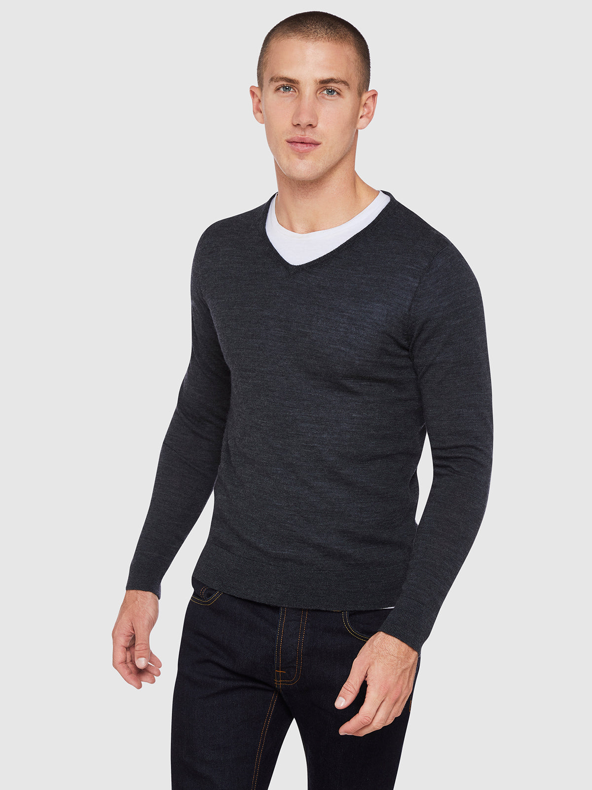 MERINO WOOL V-NECK KNIT