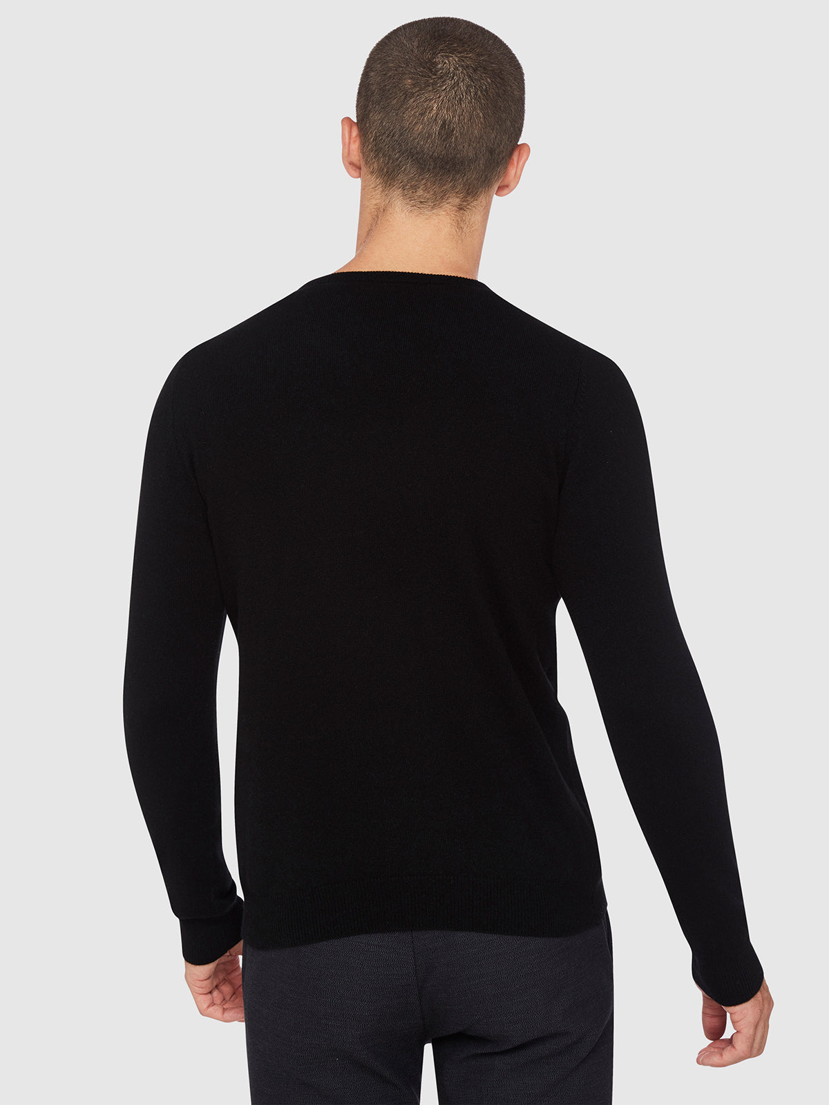 MERINO WOOL V-NECK KNIT