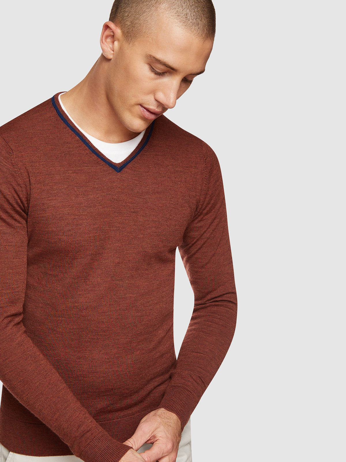 PERRY TIPPING VNECK WOOL PULLOVER