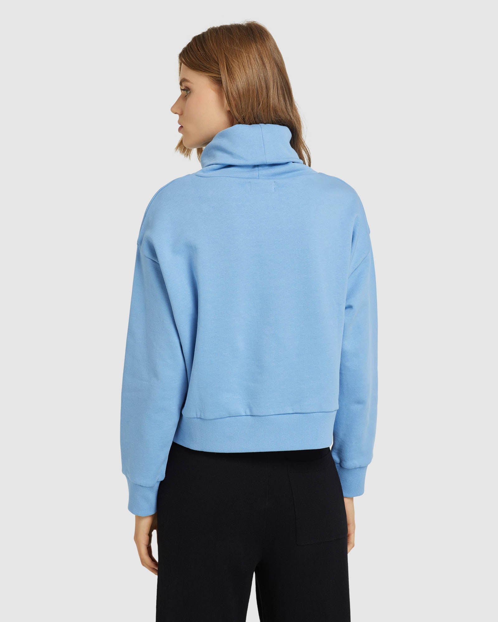 JESSICA TURTLE NECK SWEATSHIRT