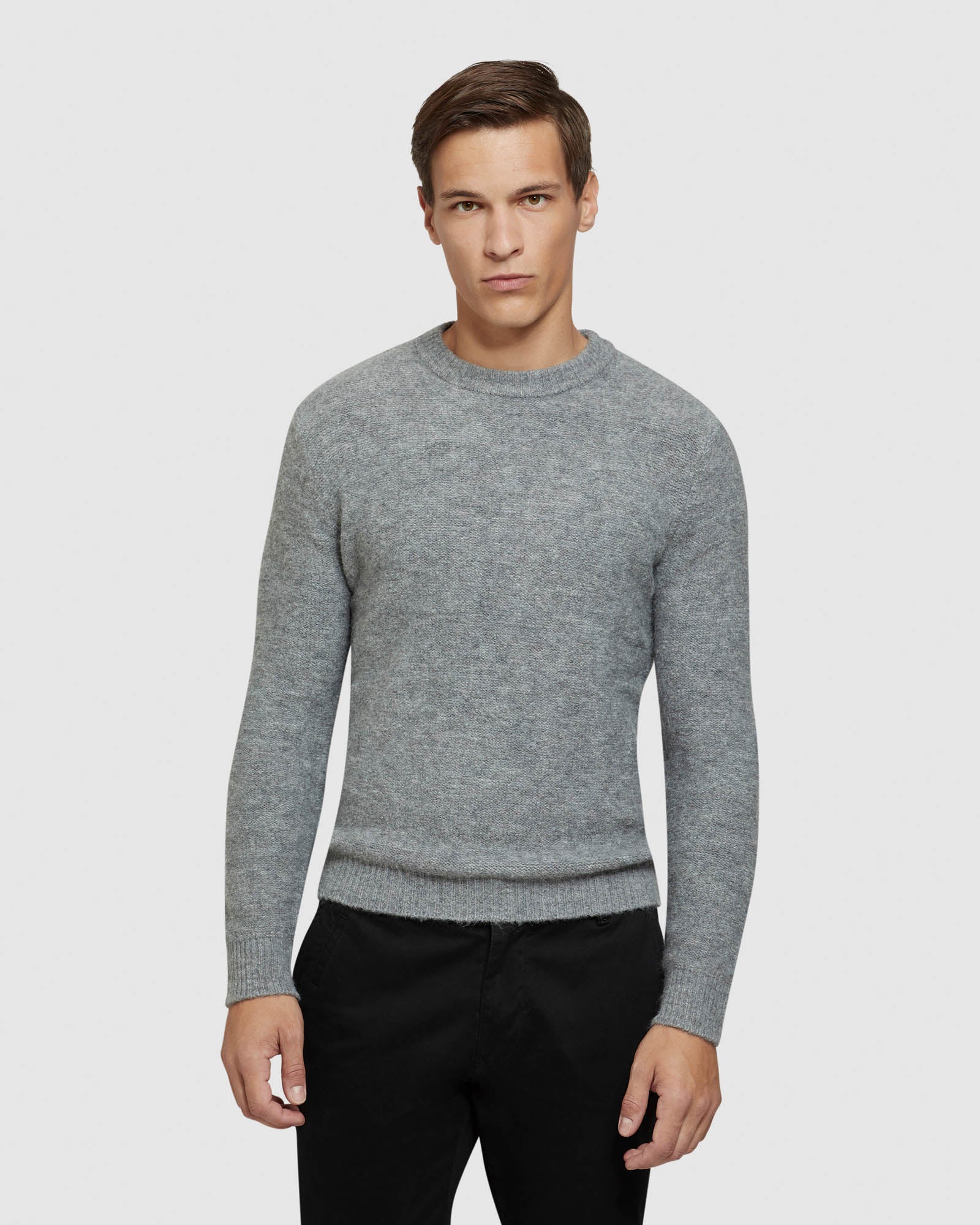 LEO SOFT CREW NECK KNIT