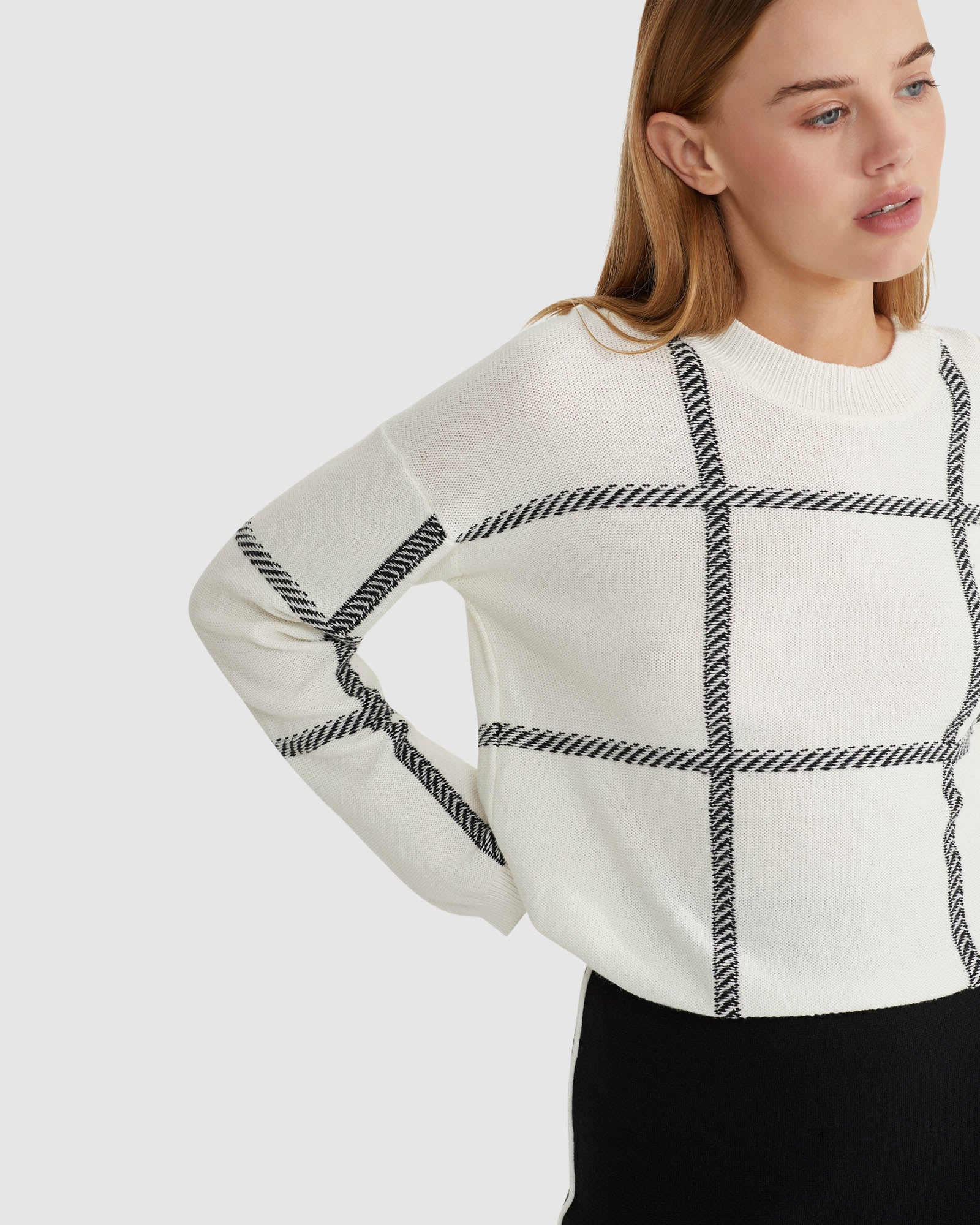 PEGGY GRAPHIC CREW NECK KNIT TOP