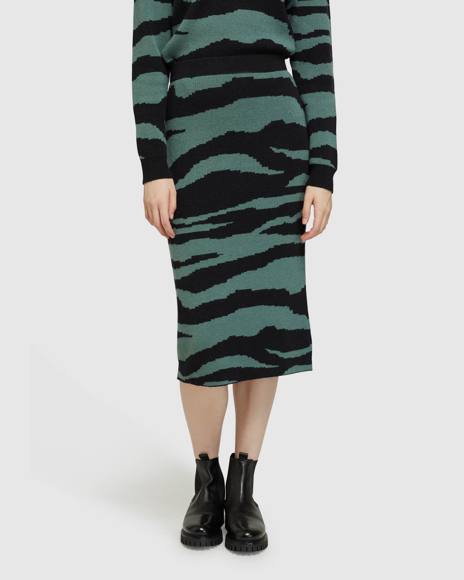 KATIE KNITTED ANIMAL PRINT SKIRT