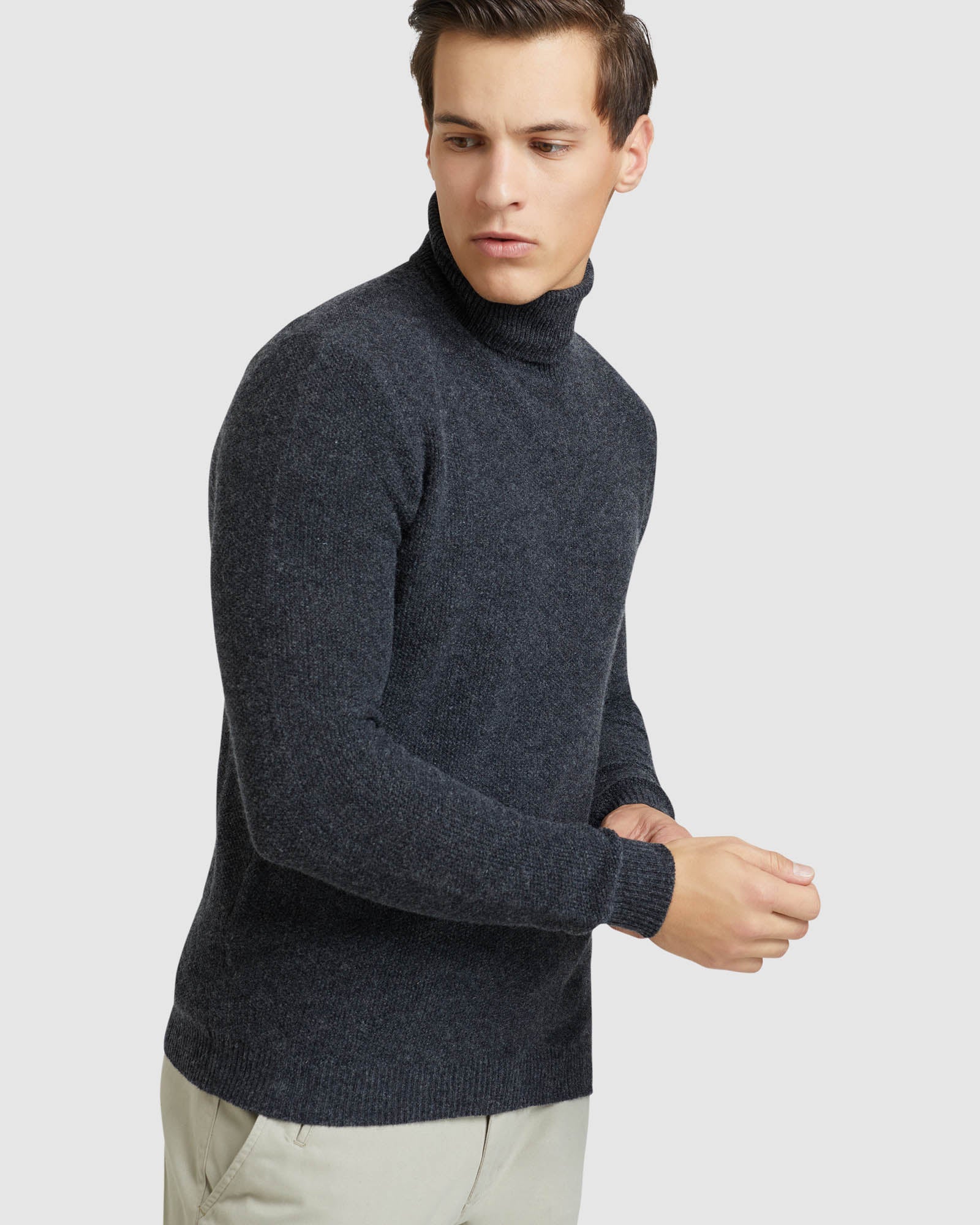 BRODIE TURTLE NECK KNIT