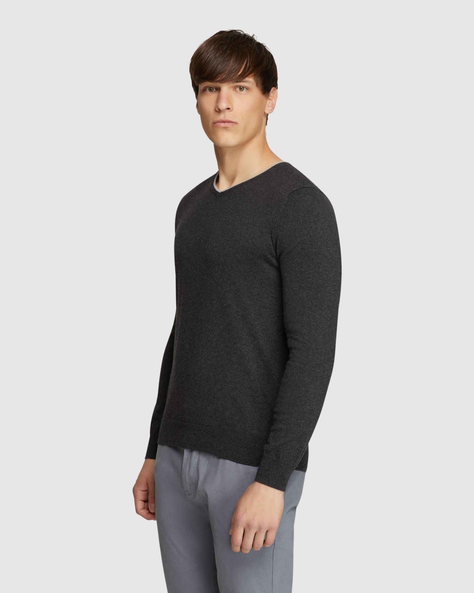 PERRY TIPPING V-NECK CASHMERE BLEND