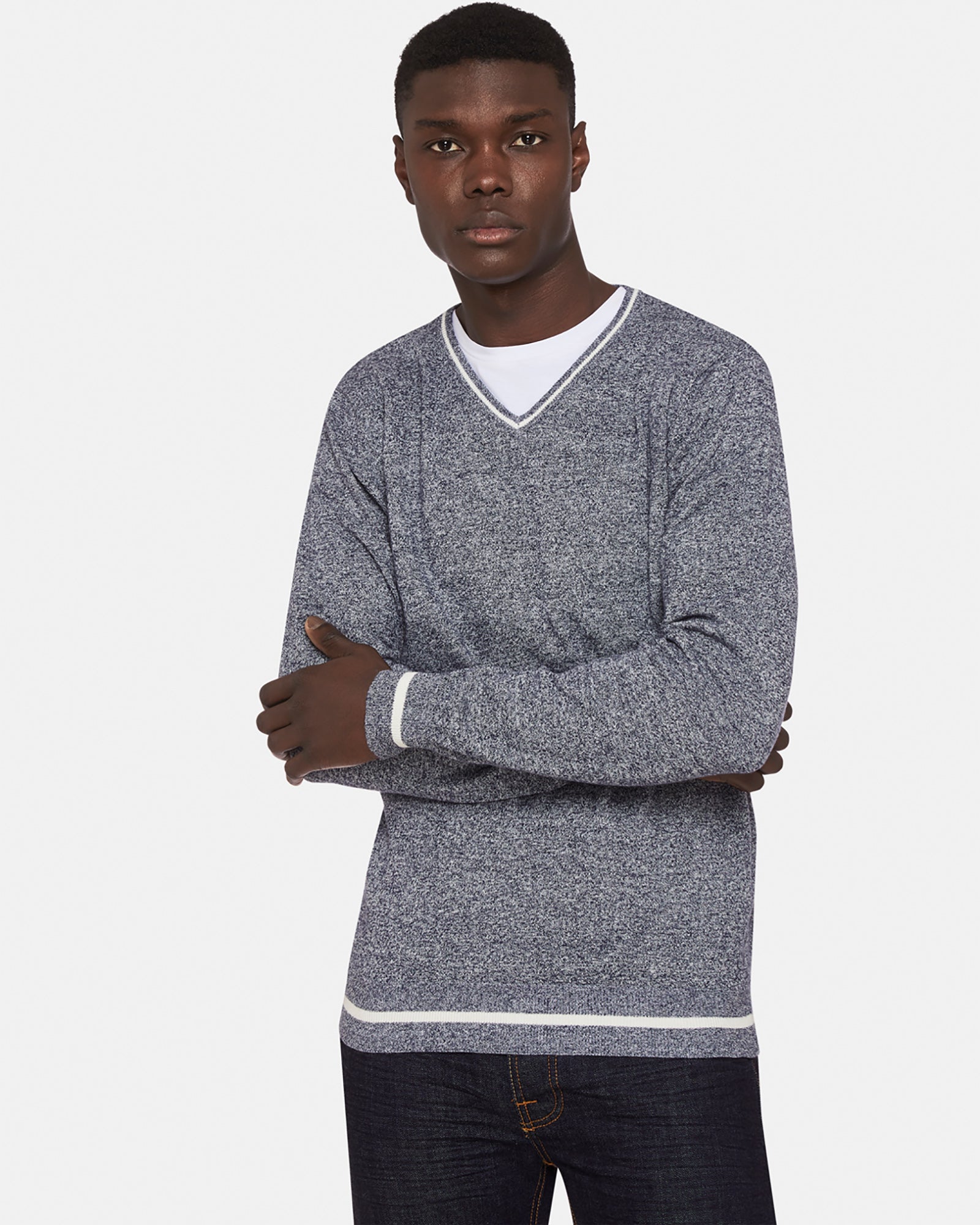 TIPPING V-NECK PULLOVER