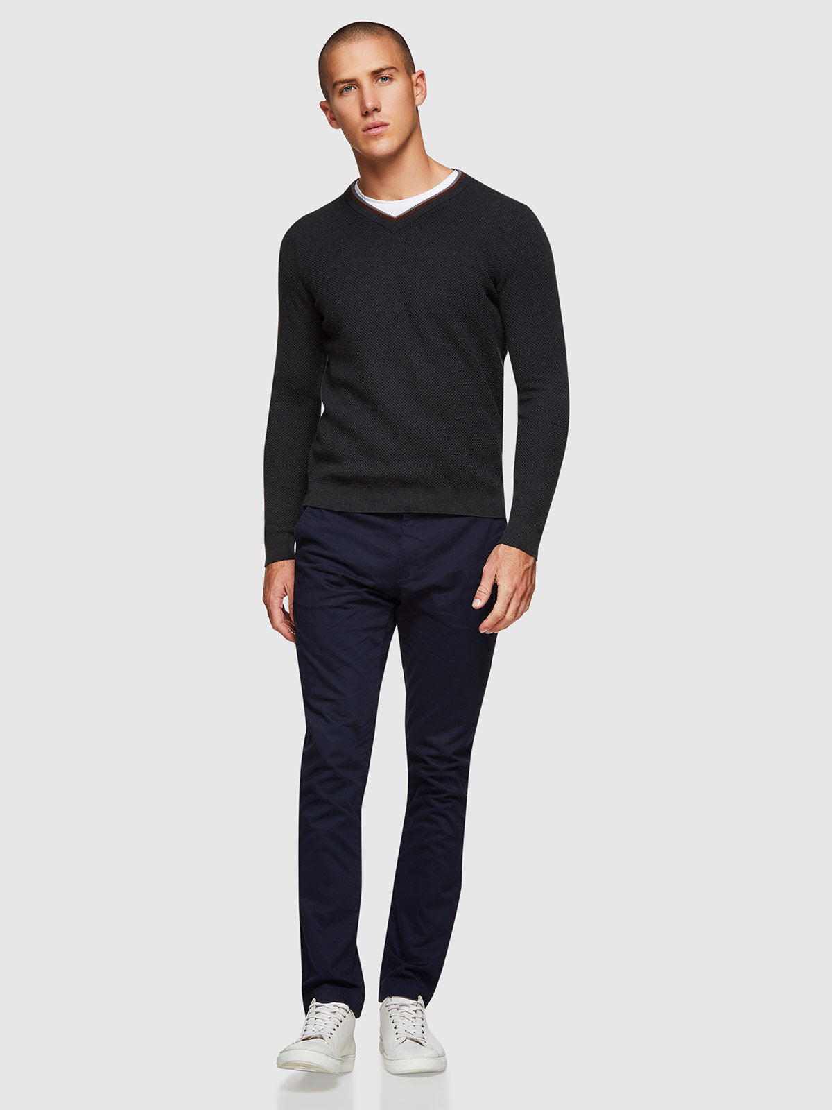 ADRIAN TEXTURED TIPPING VNEC KNIT