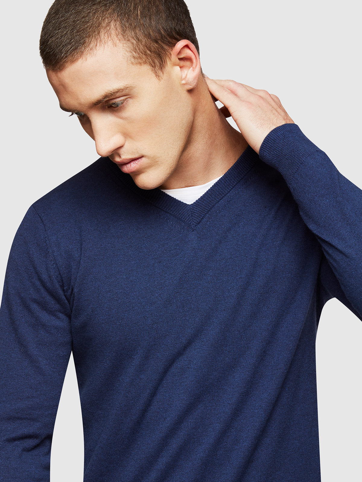 CALLUM COTTON SILK VNECK PULLOVER