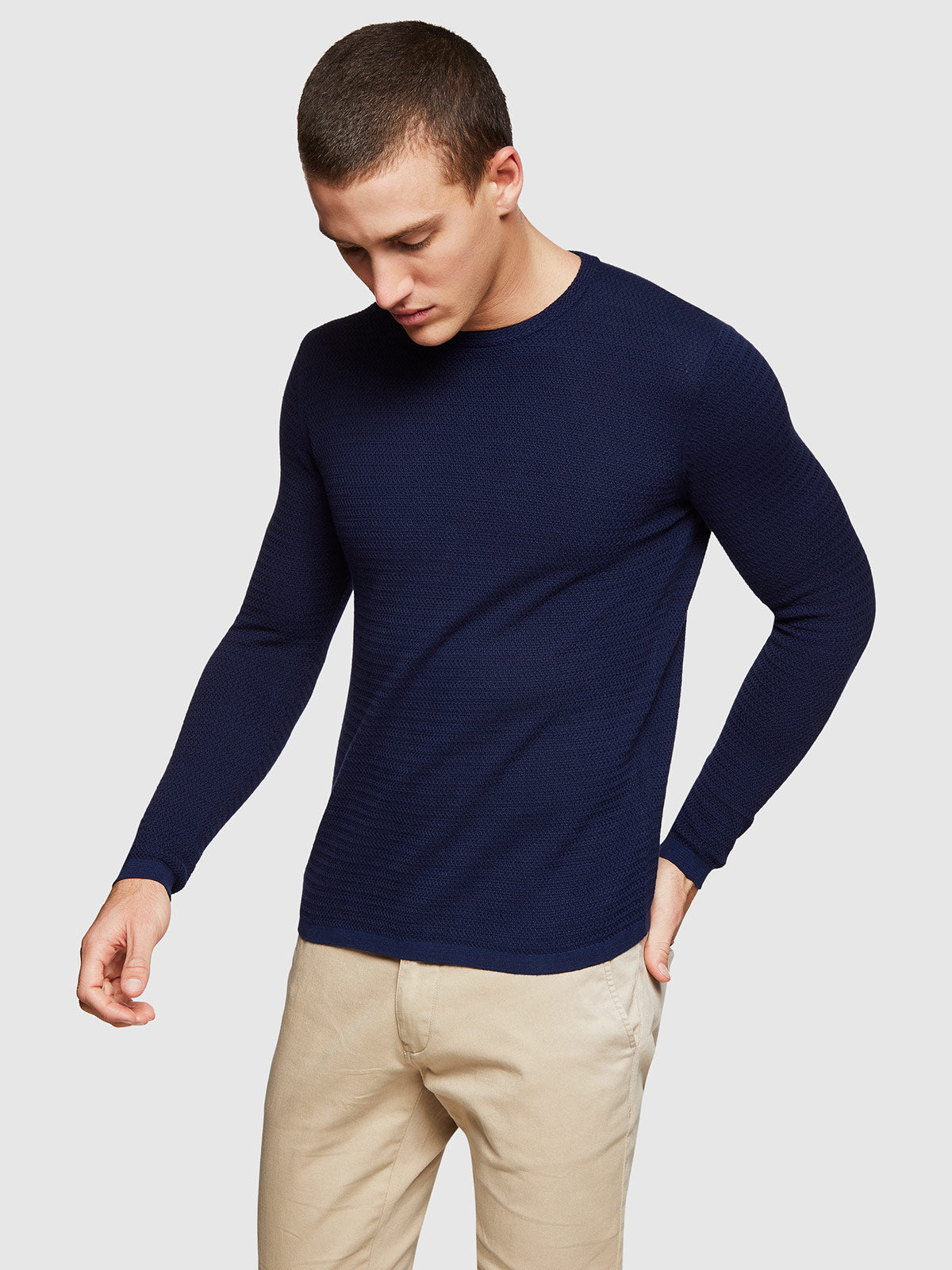 BARTON TEXTURED CREWNECK PULLOVER