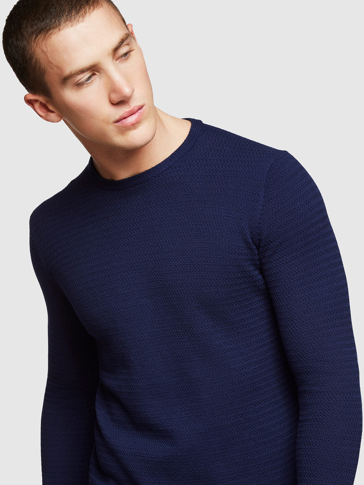 BARTON TEXTURED CREWNECK PULLOVER