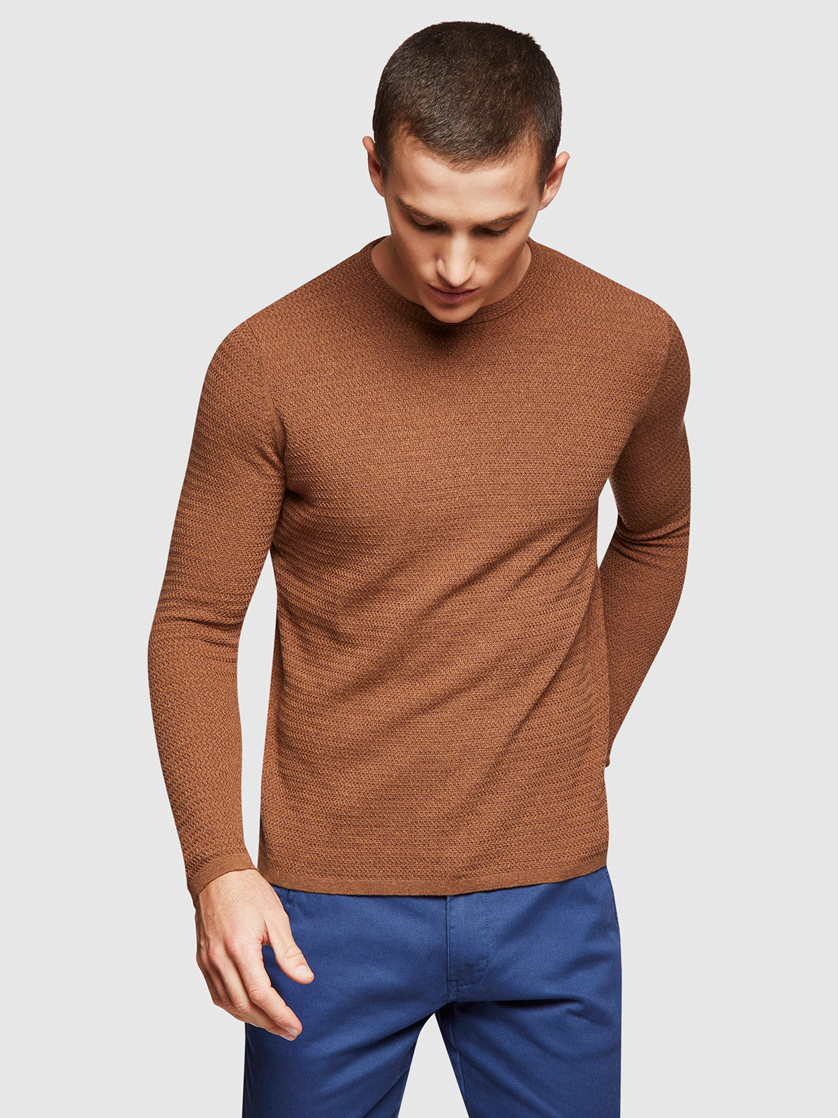 BARTON TEXTURED CREWNECK PULLOVER